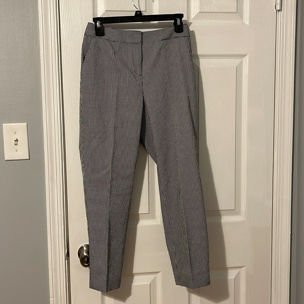 St. John pocketed pants size 4